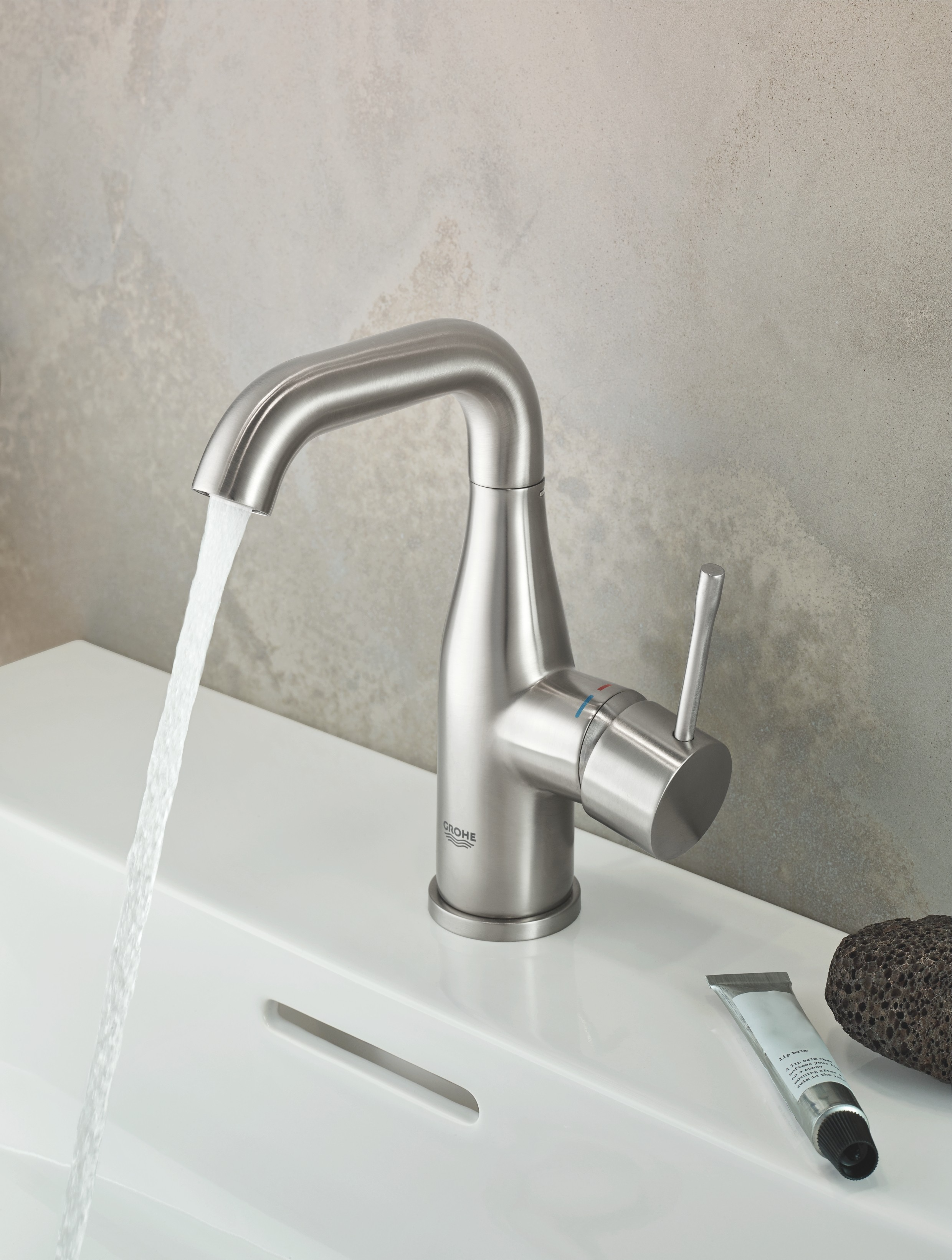 Смеситель для раковины Grohe Essence New 23462DC1 суперсталь