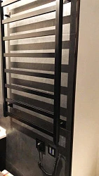 Полотенцесушитель электрический Приоритет Quadro 8 EQ8 100x50 см EQ8-105/9005PKTX4 черный, правый