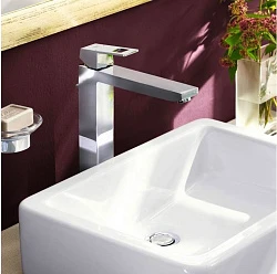 Смеситель для раковины Grohe Eurocube 23406000 хром