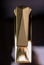 Смеситель для раковины Boheme Venturo 382-B черный матовый/золото