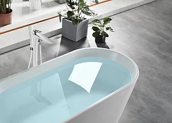 Смеситель ABBER Zeitlos AF8915W напольный для ванны, белый-хром